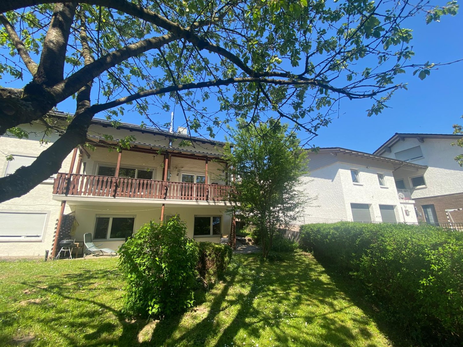 Gepflegtes Mehrfamilienhaus