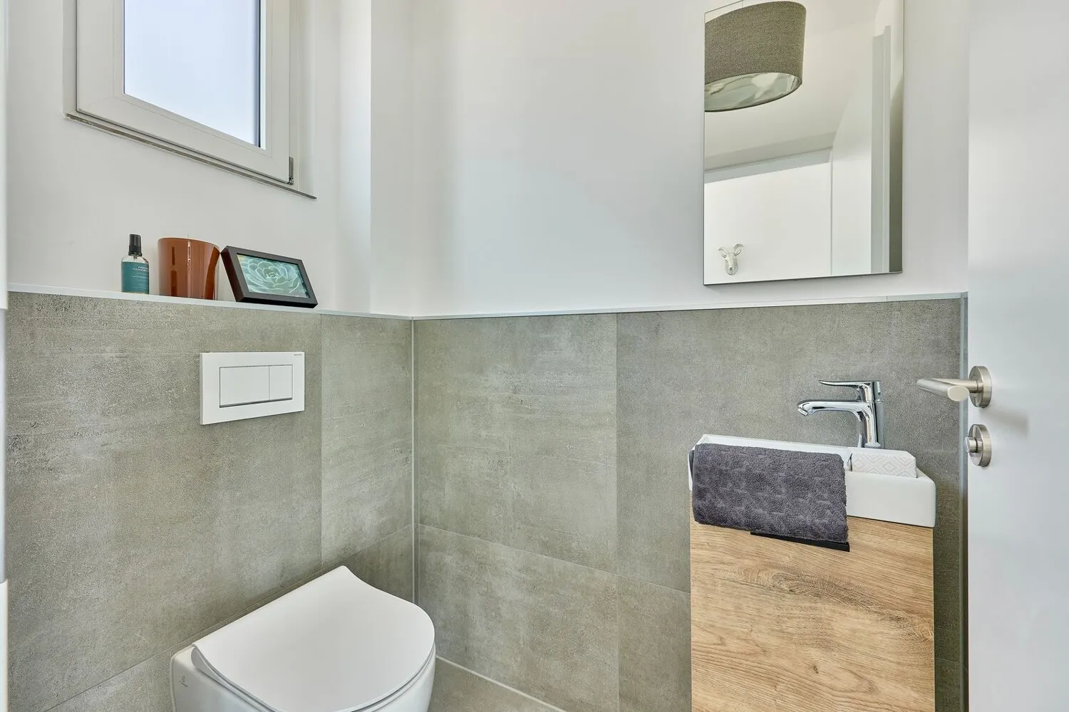 Gäste- WC im Erdgeschoss