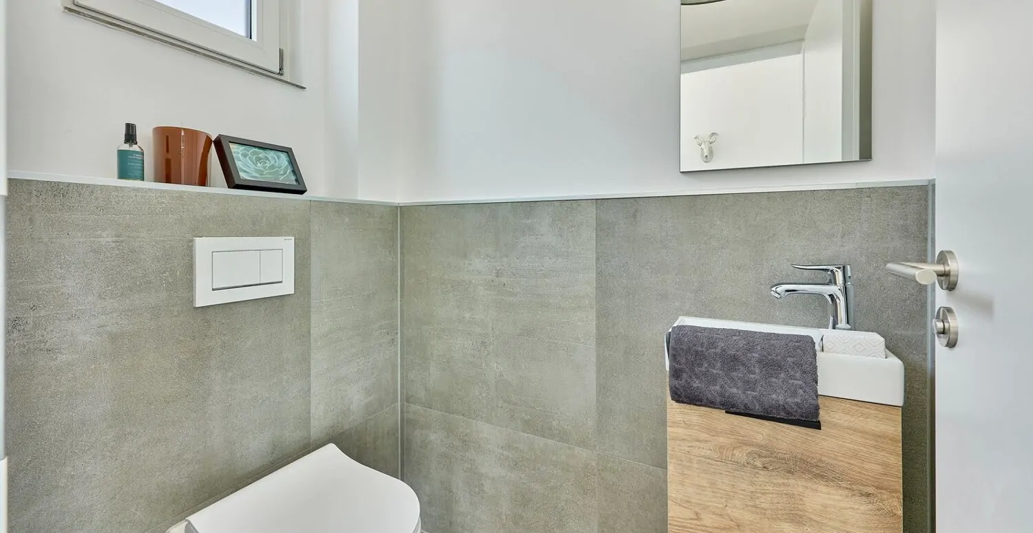 Gäste- WC im Erdgeschoss