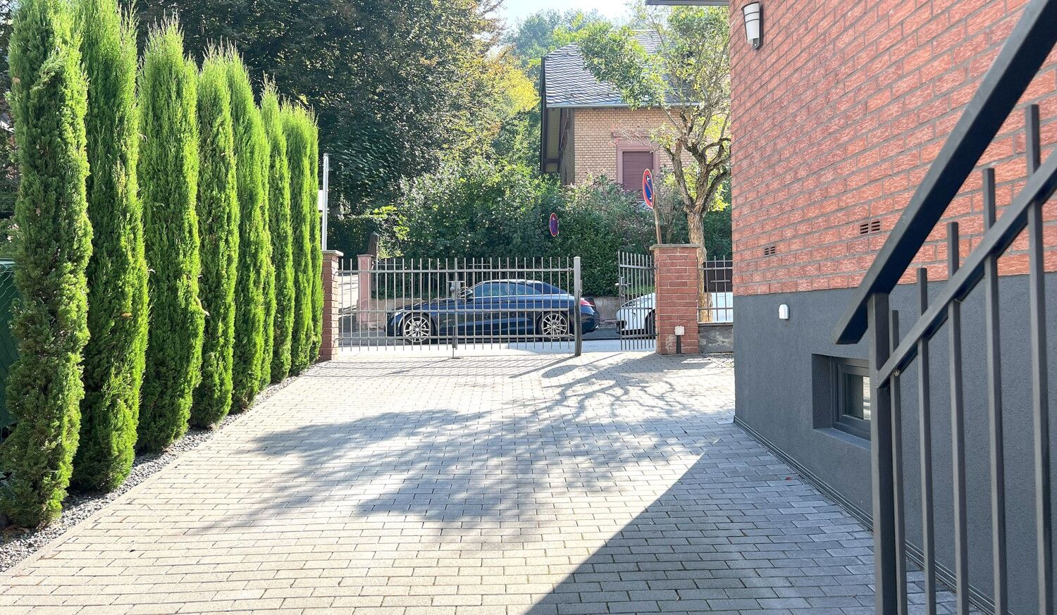 Blick zur Toreinfahrt
