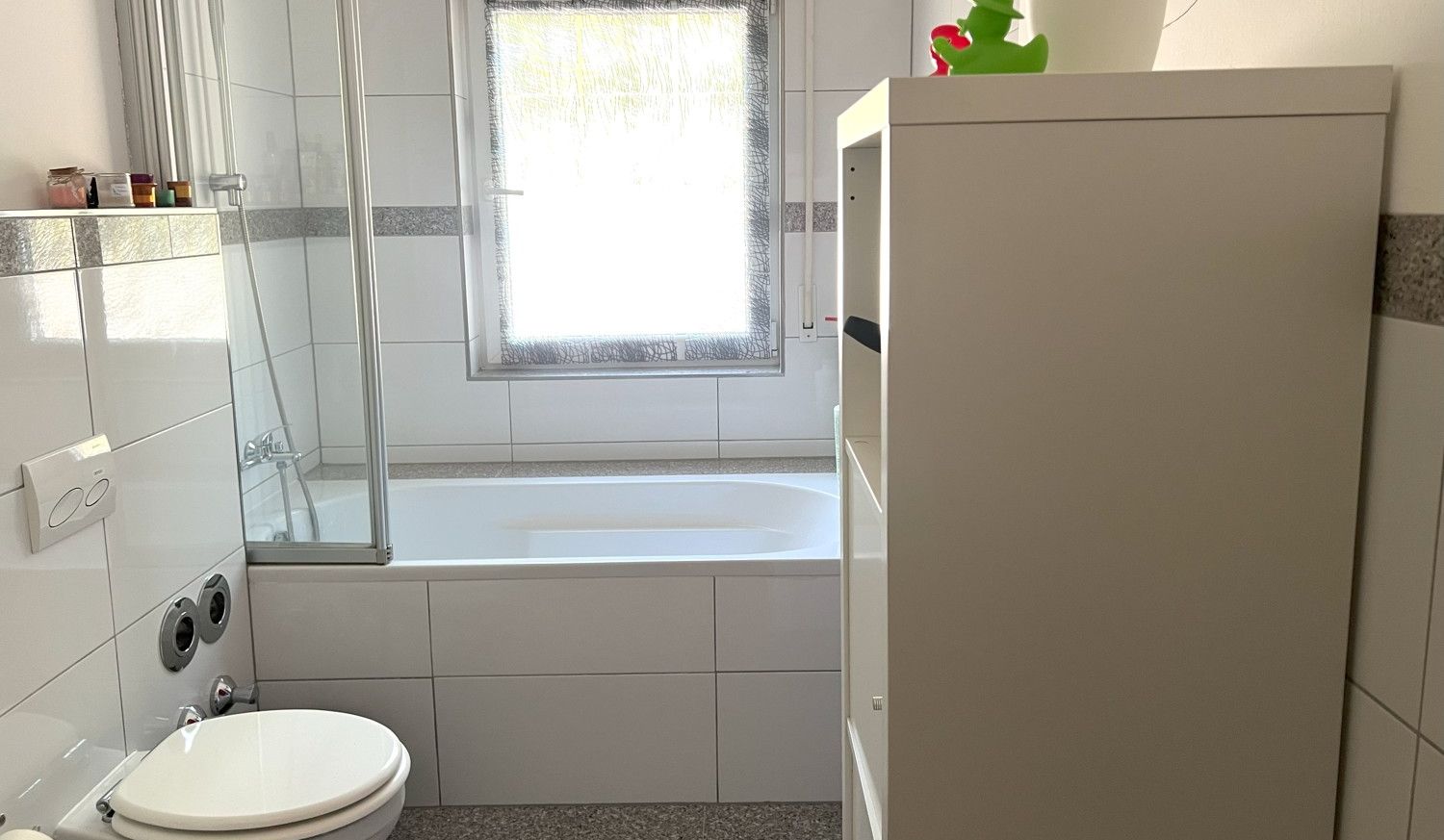 Gepflegtes Badezimmer