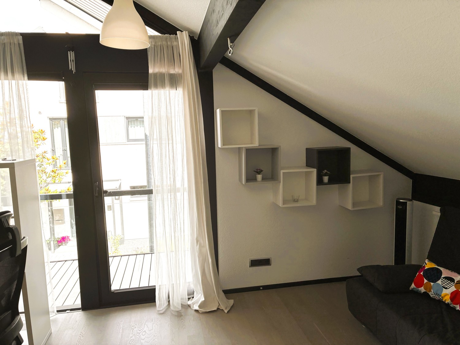 2 Zimmer mit Balkon