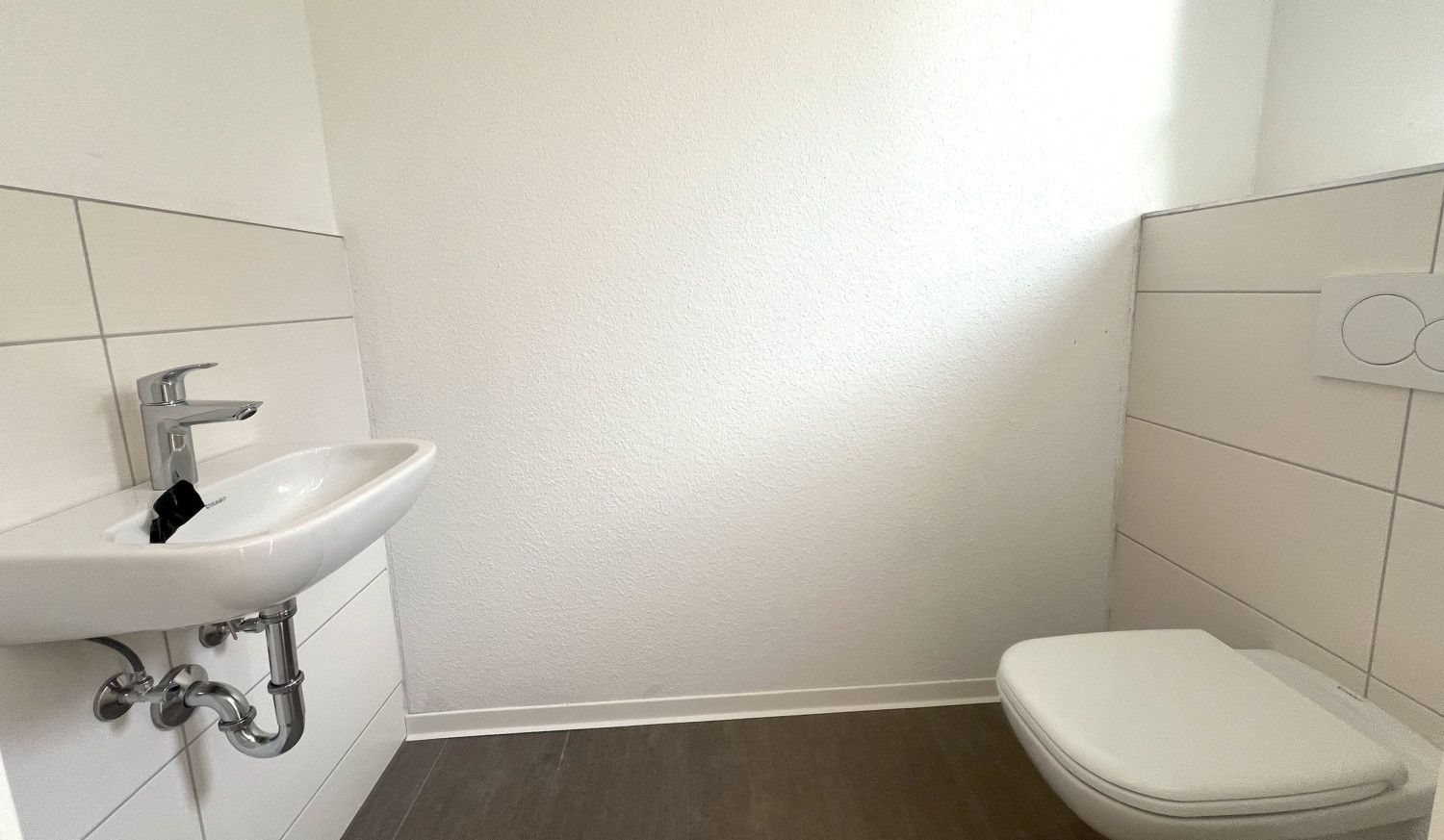 Modernes Gäste- WC