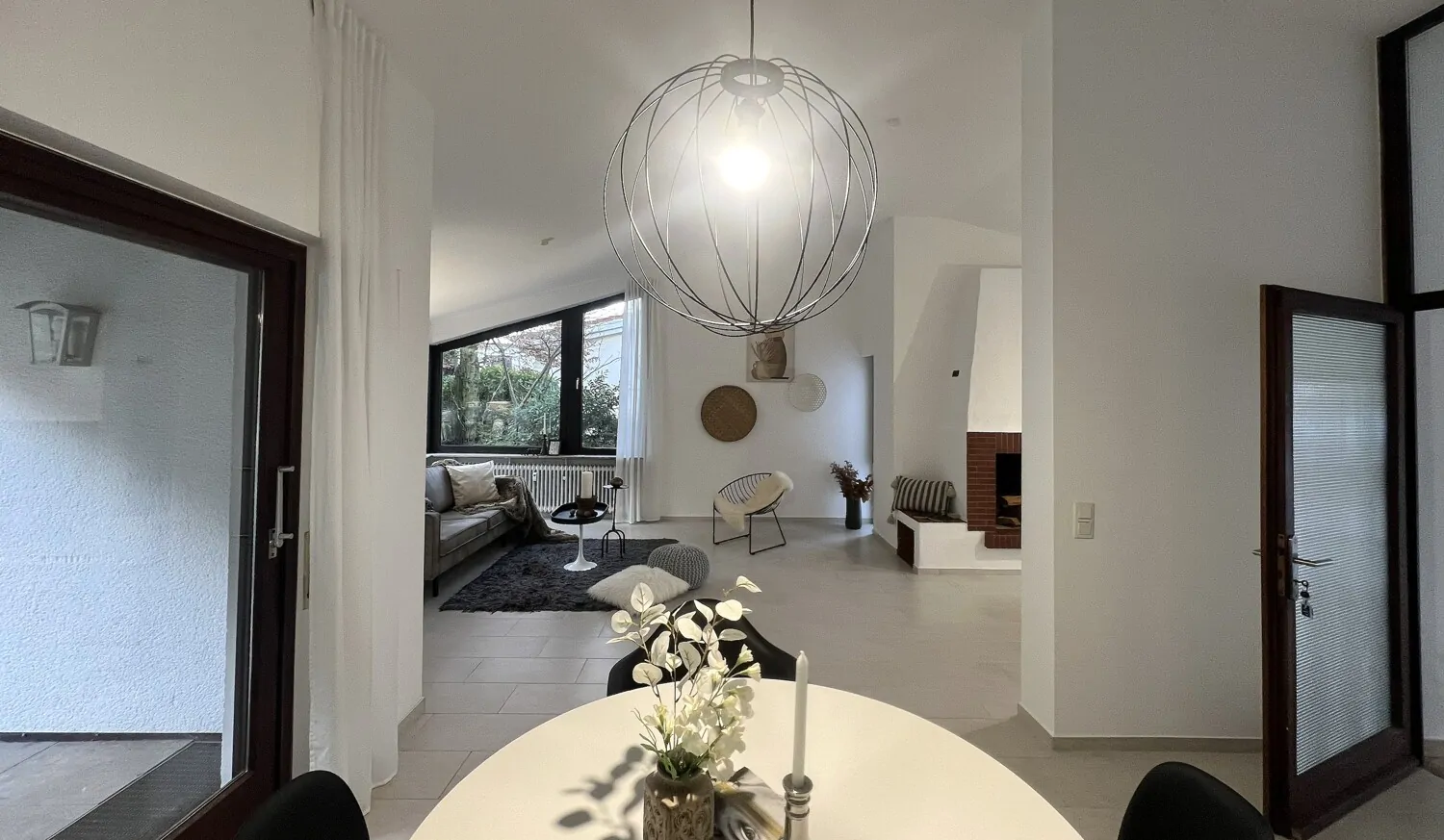 Hohe Decken sorgen für ein schönes Raumgefühl