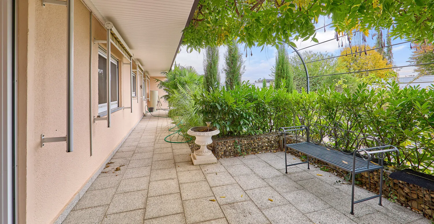 Terrasse der Einheit im Untergeschoss