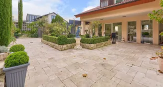 von_poll_real_estate_property_25133851_image_1