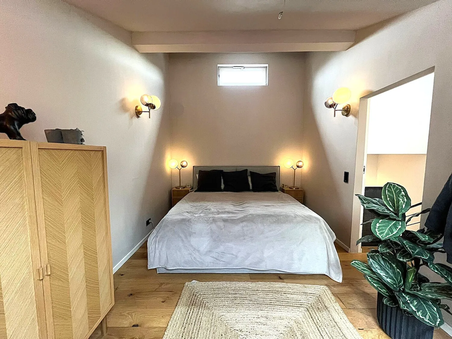 Gemütliches gieblhoch offenes Schlafzimmer