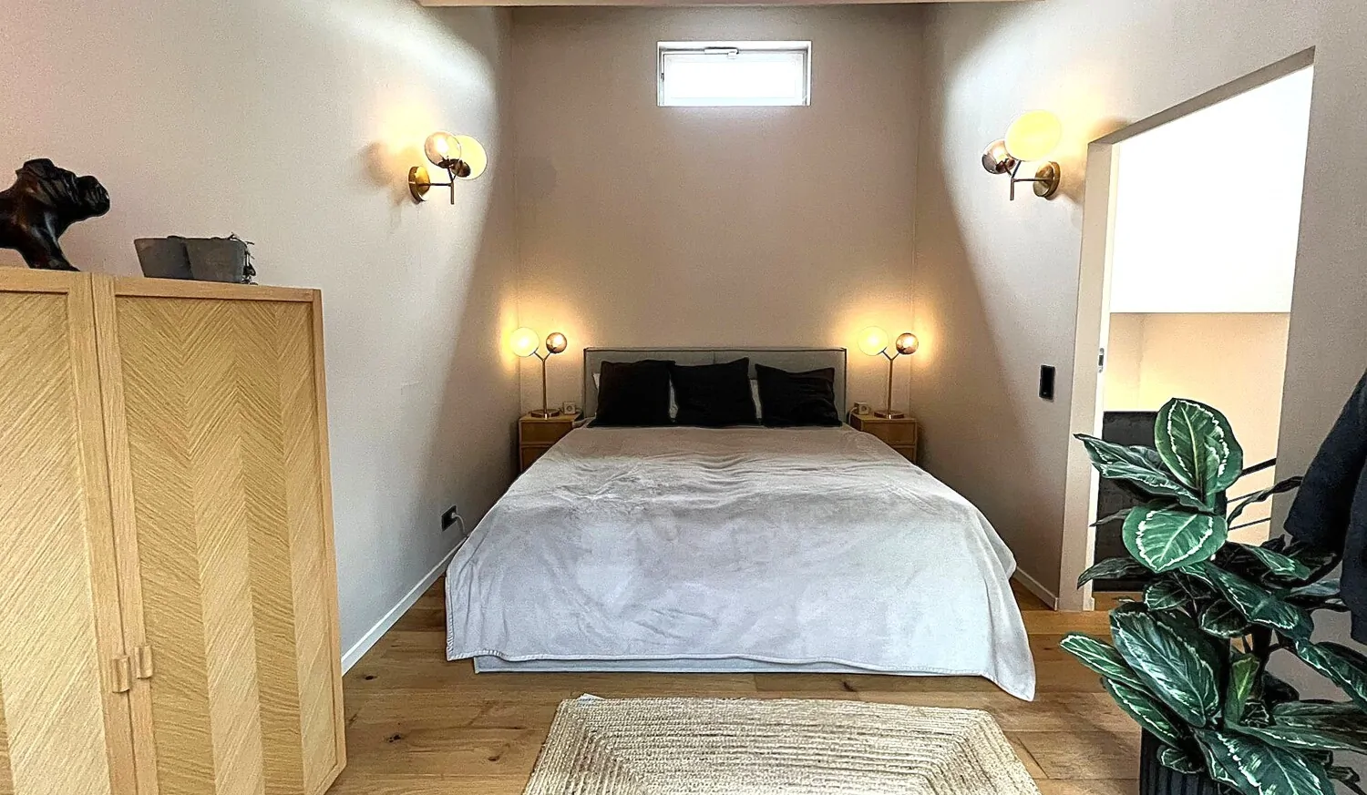 Gemütliches gieblhoch offenes Schlafzimmer