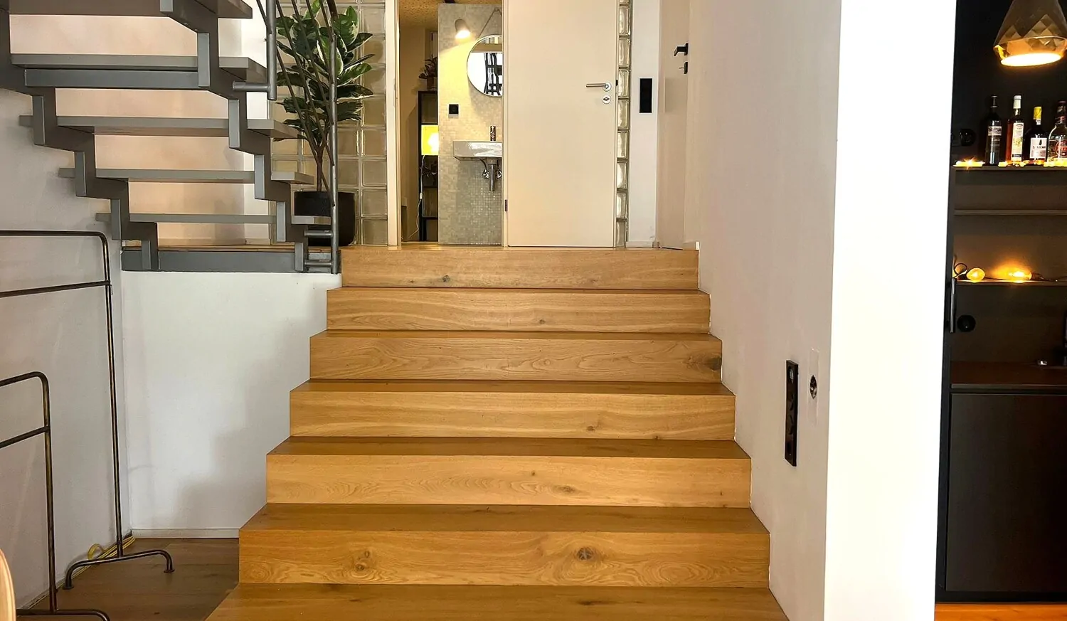 Blick zum zweiten Badezimmer