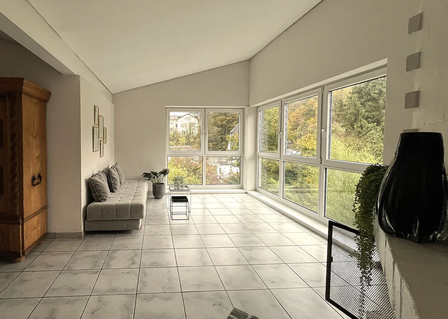 Wohnbereich mit tollem Blick in den Garten