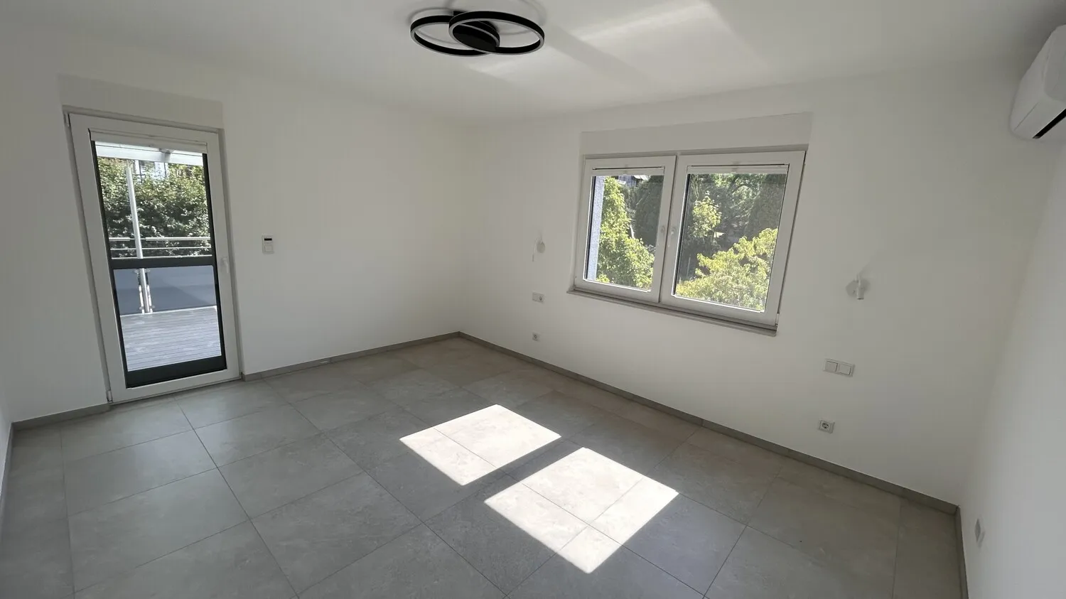 Schlafzimmer mit Balkon