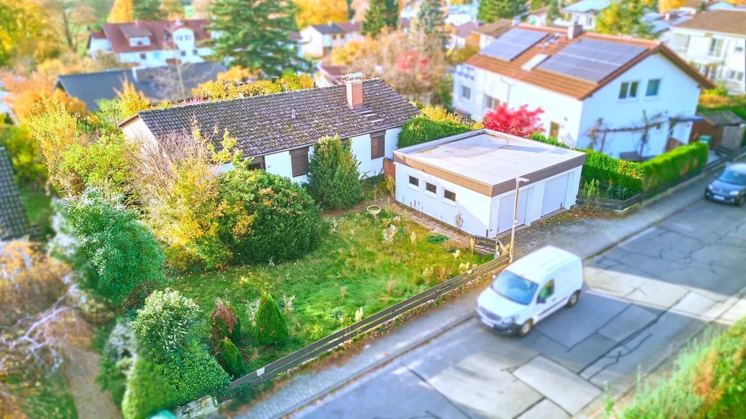 Vorgarten mit Doppelgarage