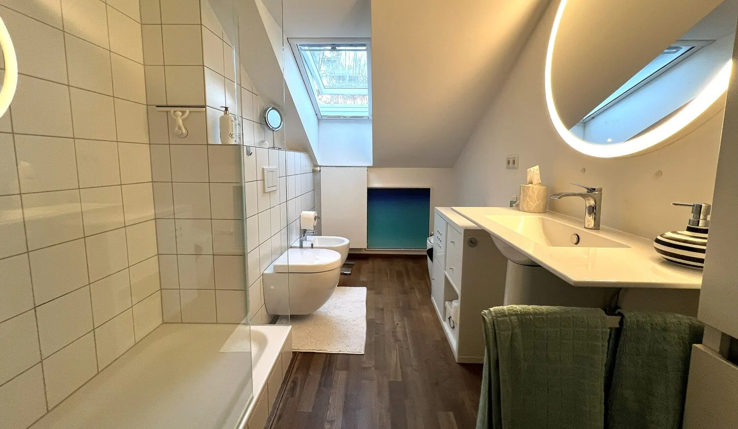 Badezimmer im Dachgeschoss