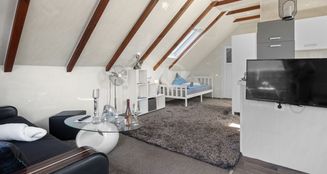 von_poll_real_estate_property_25203018_image_25