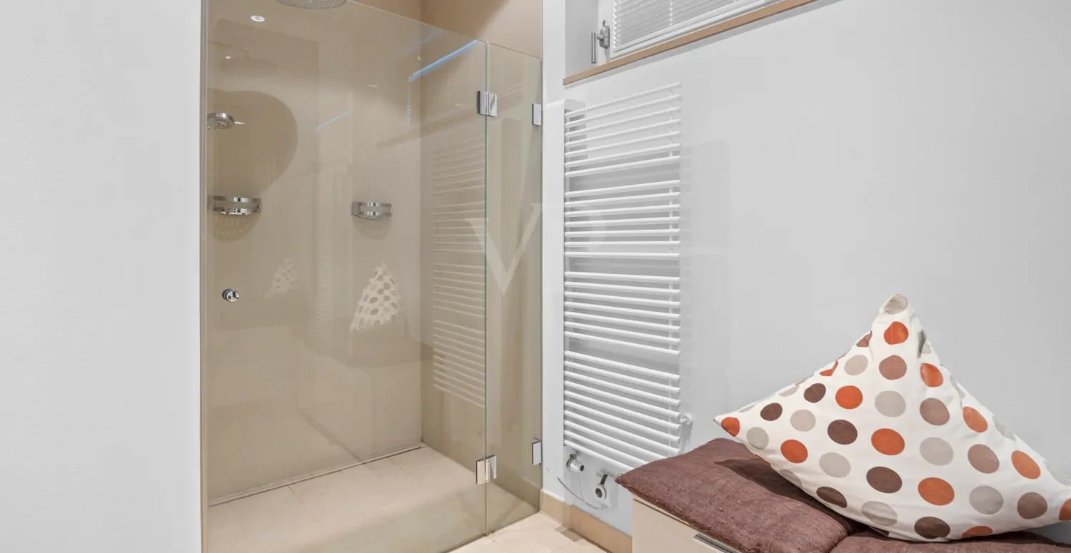 Dusche im Erdgeschoss