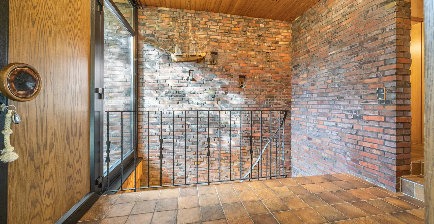 Flur Eingang und zum Keller