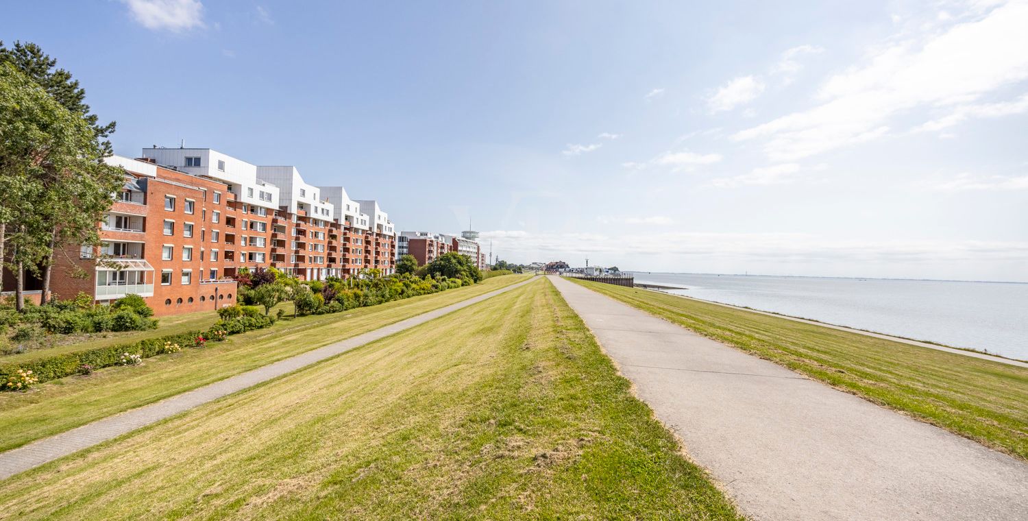 Außenansicht mit Blick zum Meer