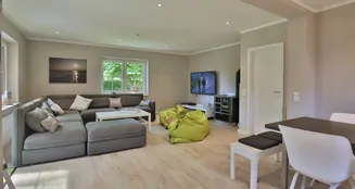 von_poll_real_estate_property_25203019_image_7