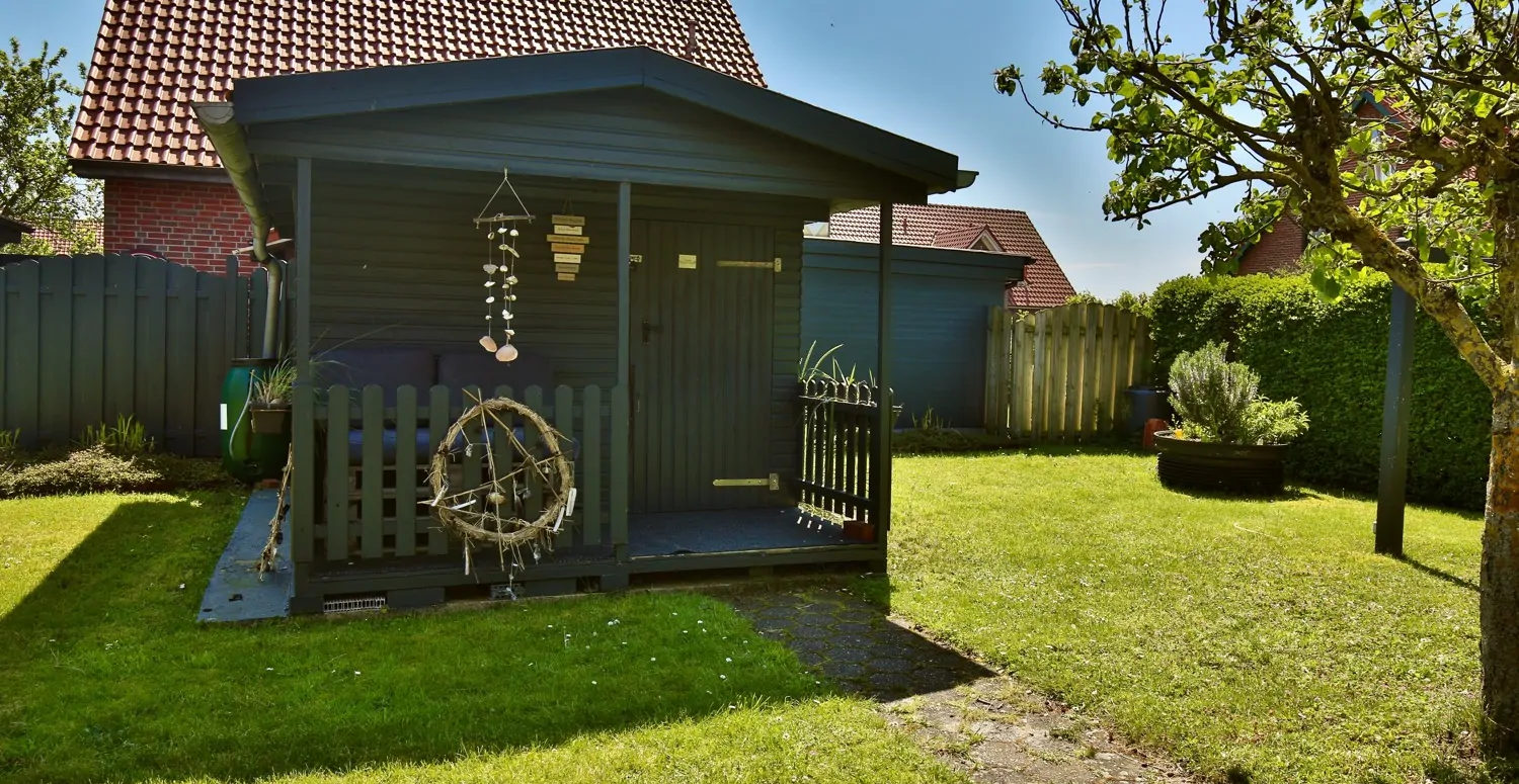 Garten mit Schuppen