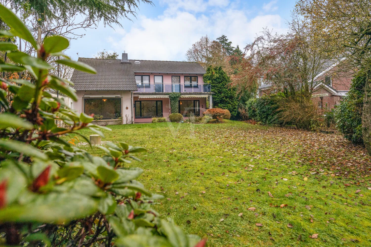 Garten und Haus von hinten