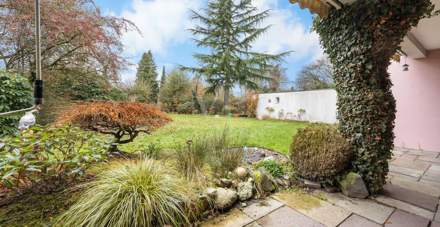 Garten mit Blick von Terrasse