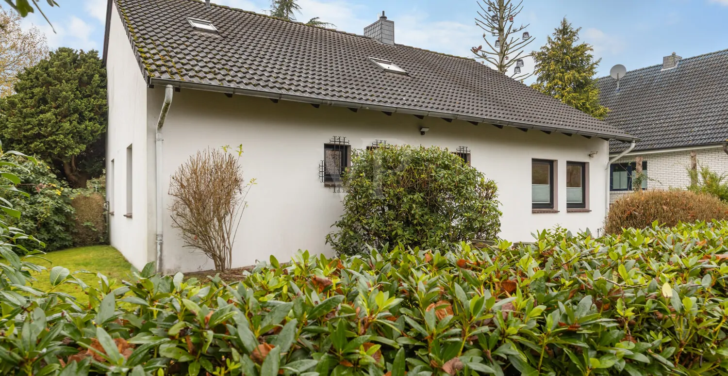 Haus schräg von vorne