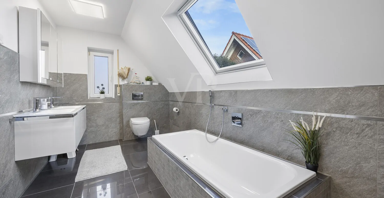 Bad und Badewanne Obergeschoss