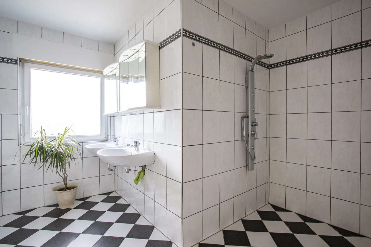 Badezimmer EG