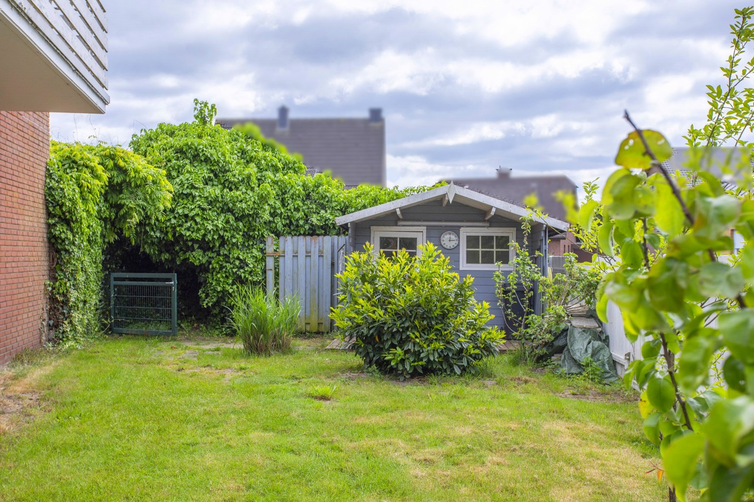 Garten mit Gartenhaus