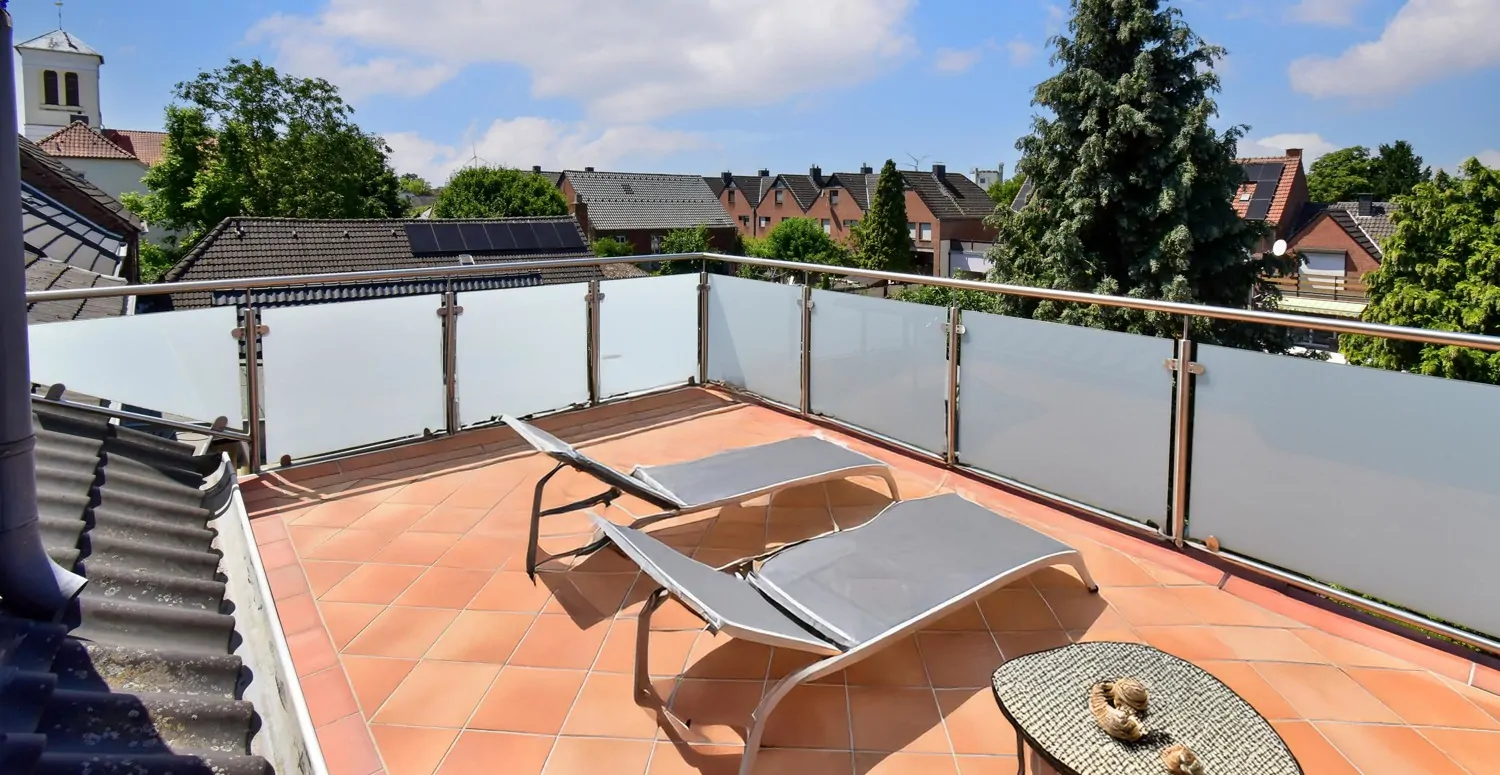 Dachterrasse DG