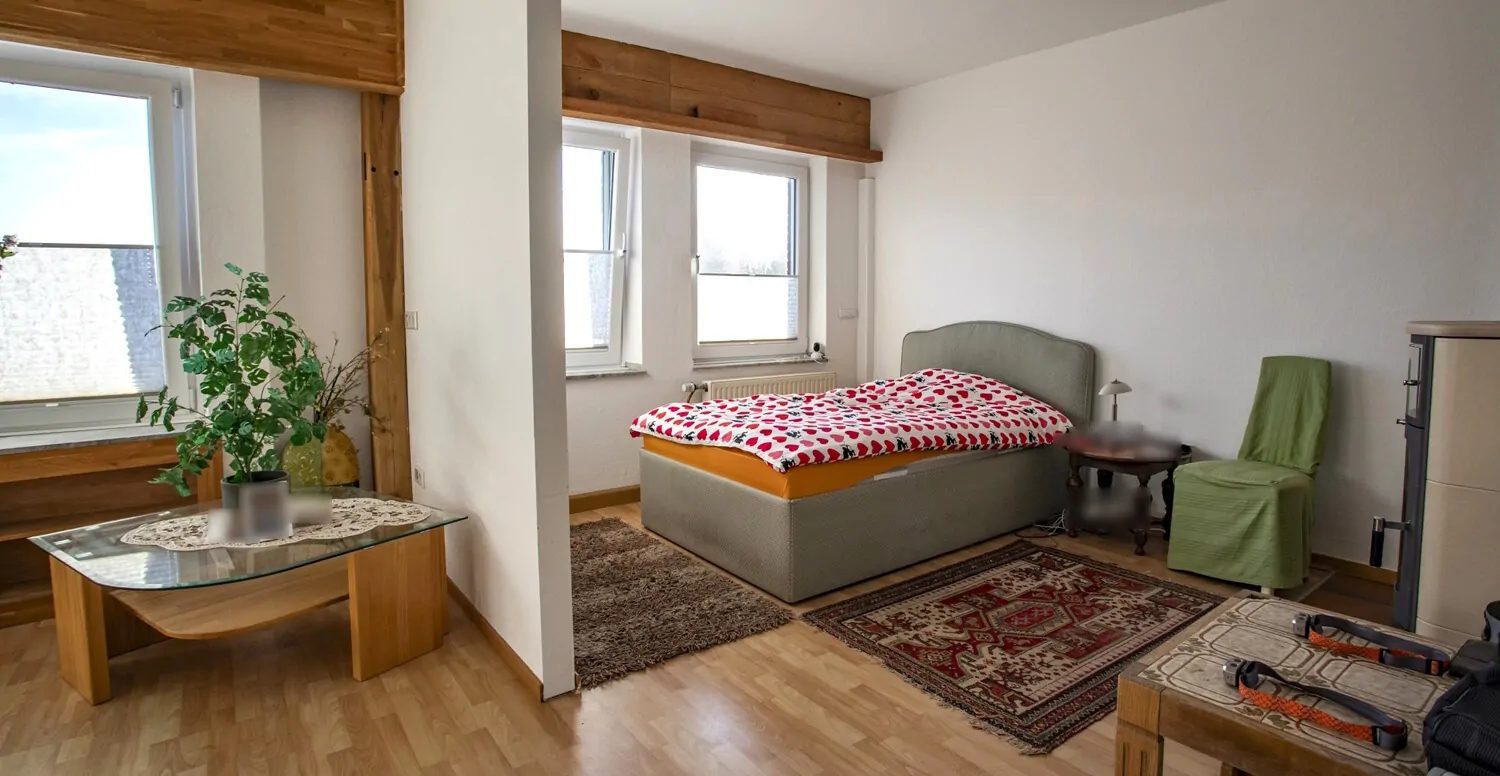 Wohn-/Schlafzimmer OG