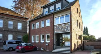 von_poll_real_estate_property_25174017_image_0