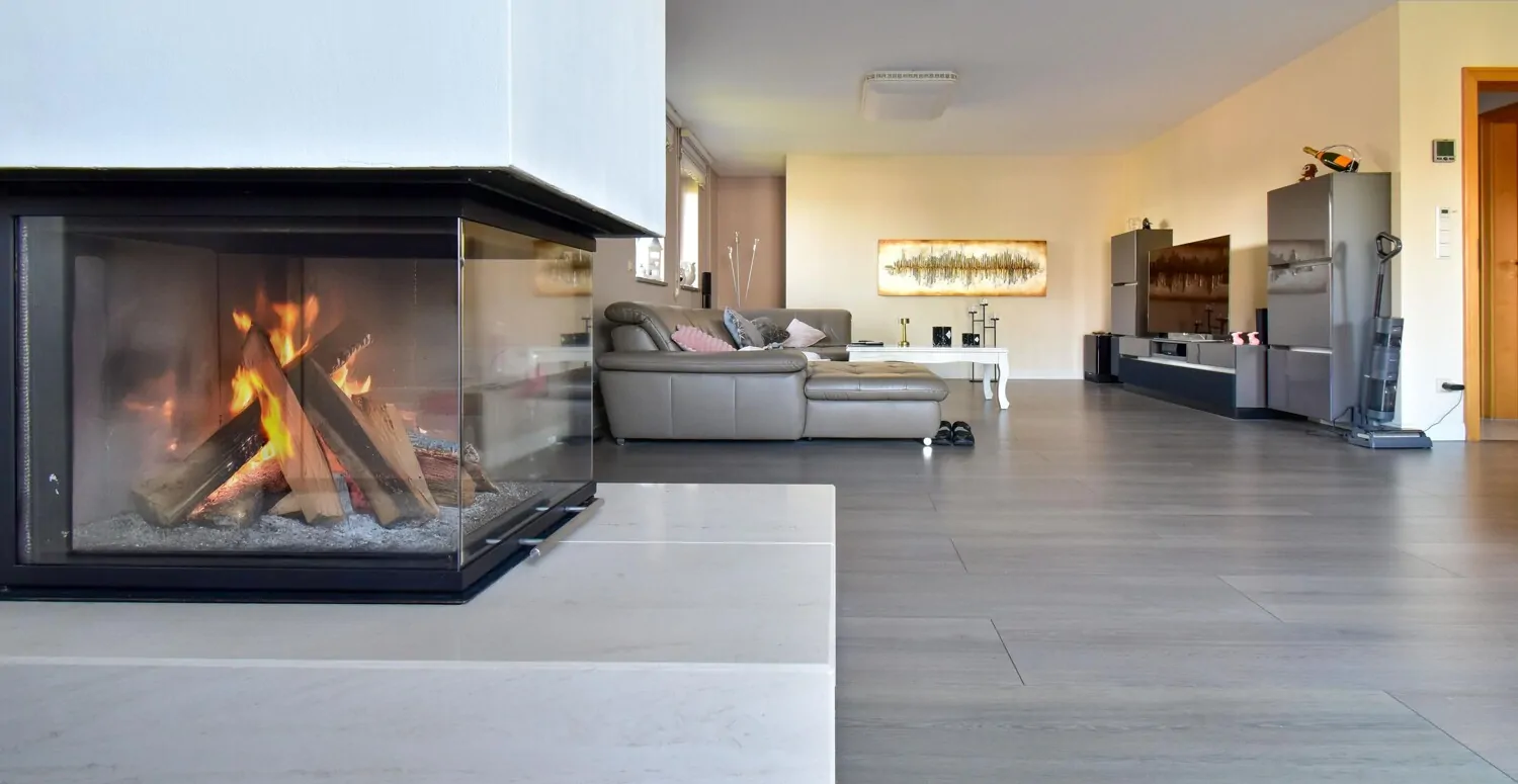 Wohnzimmer mit Heizkamin OG