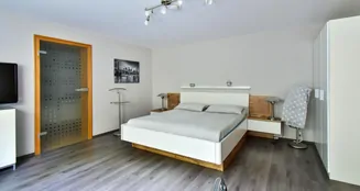 von_poll_real_estate_property_25174018_image_20