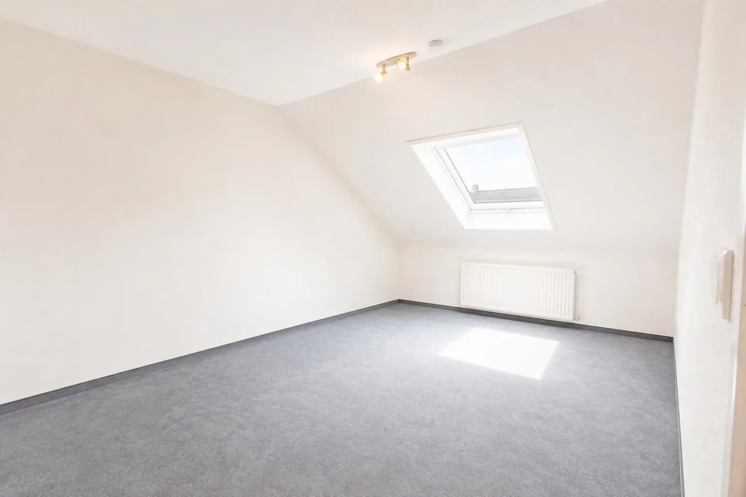 Schlafzimmer (KI-bearbeitet)