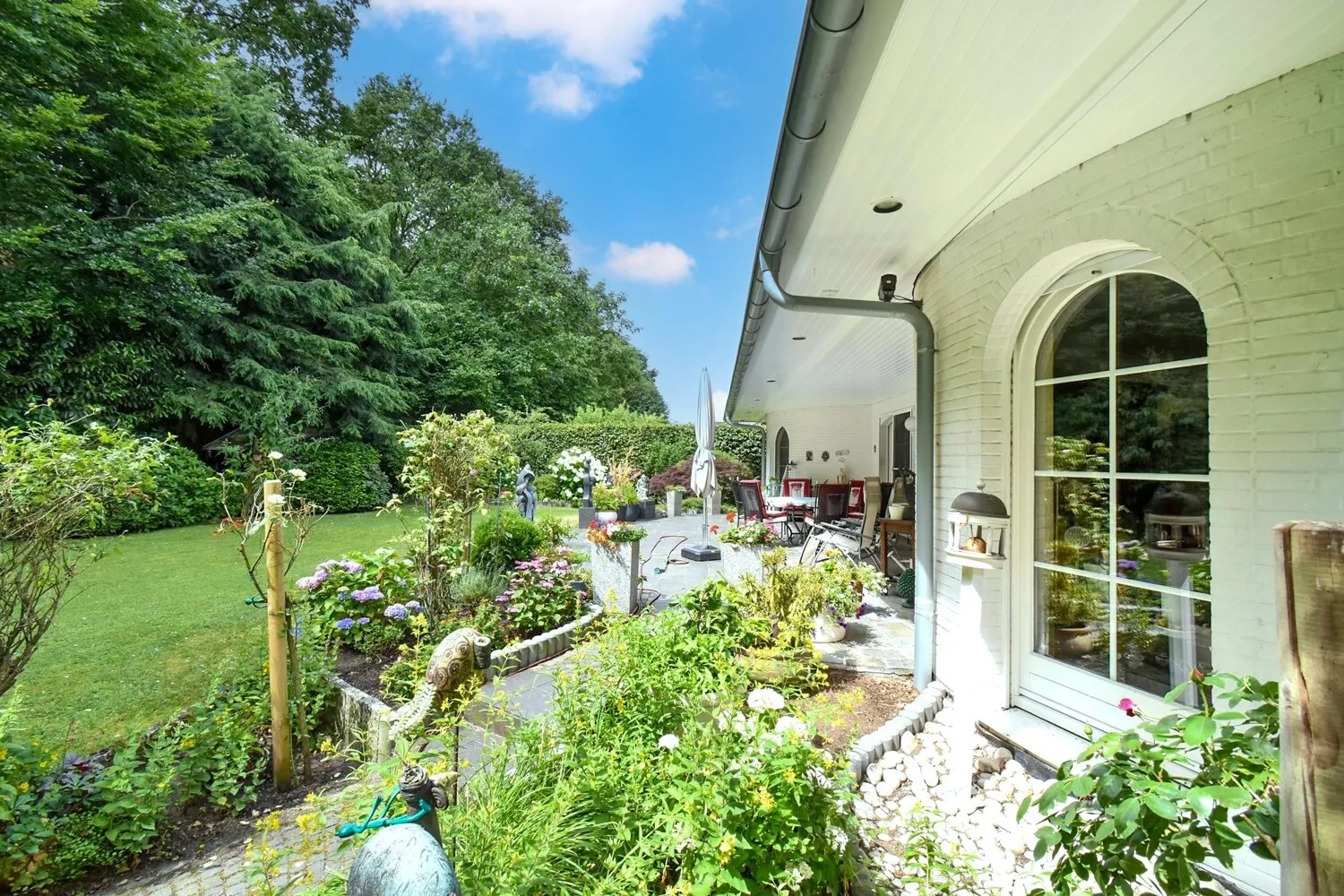 Terrasse und Garten