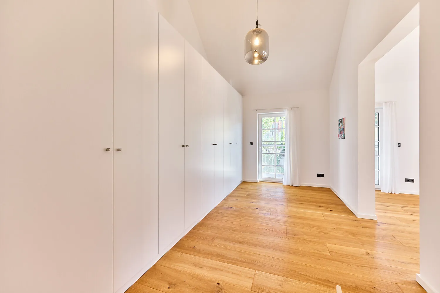 Ankleidezimmer mit Einbauschränken