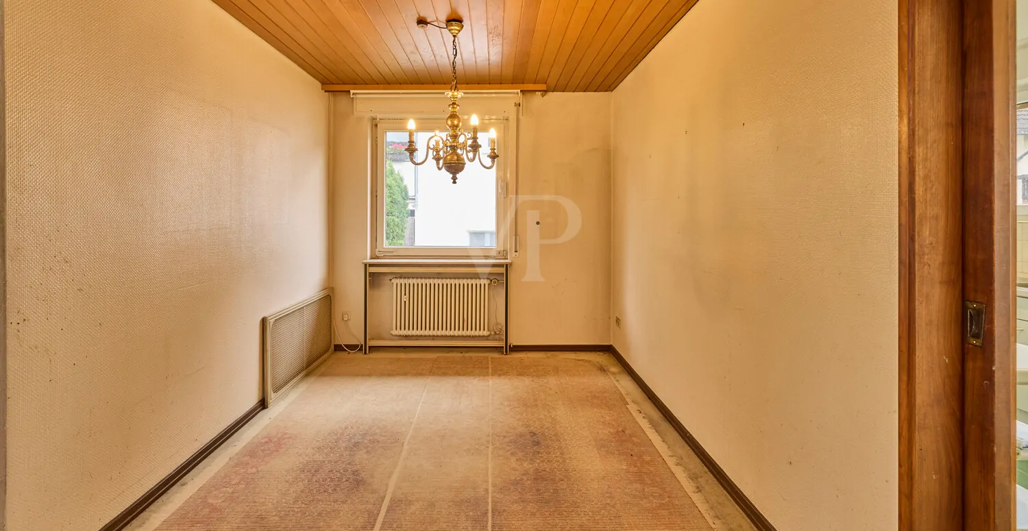 Offengehaltenes Esszimmer