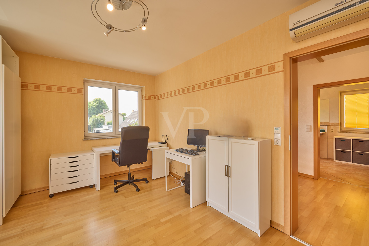 Schlafzimmer III, Büro