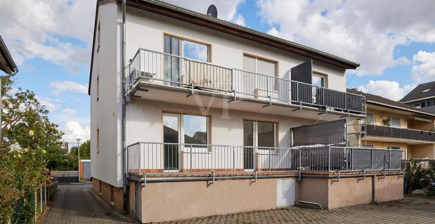 Rückansicht mit Balkon