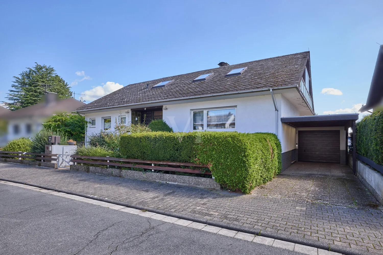 PRICE REDUCTION!! Space miracle! Two-family house on the edge of the fields