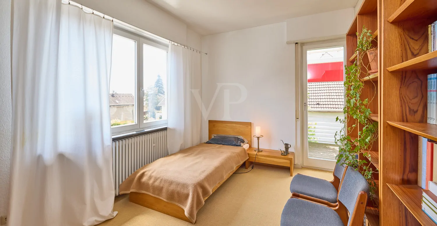 Zimmer 1 mit Zugang zum Westbalkon OG