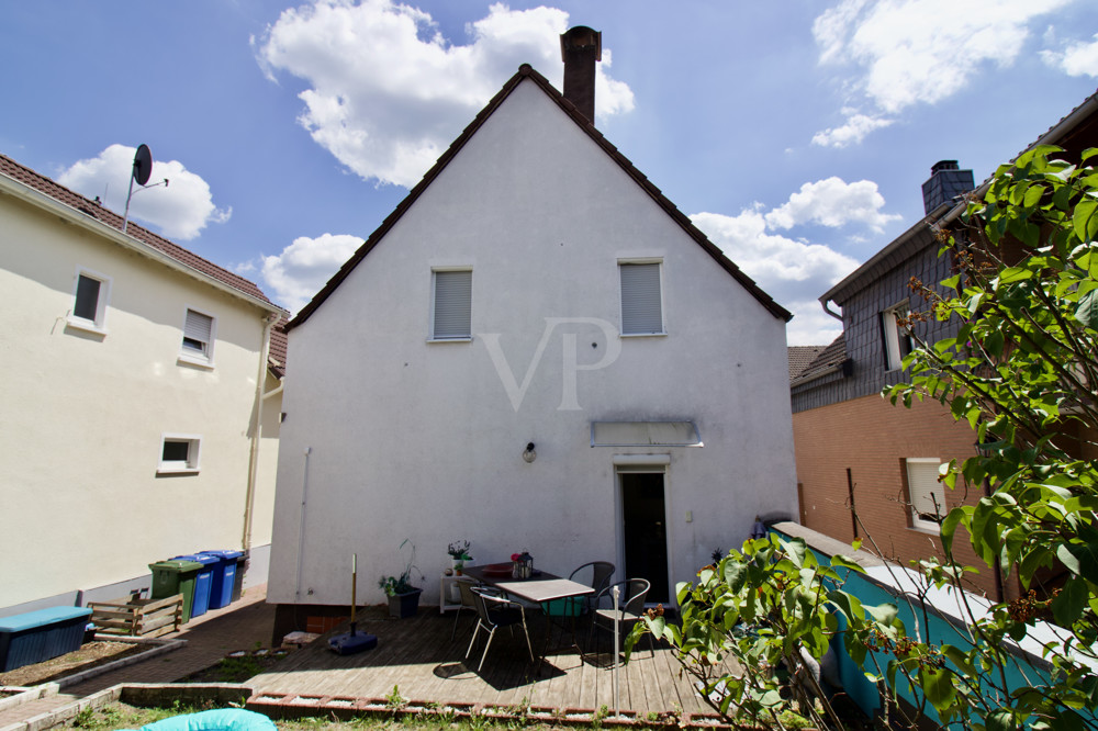 Rückansicht Vorderhaus mit Terrasse