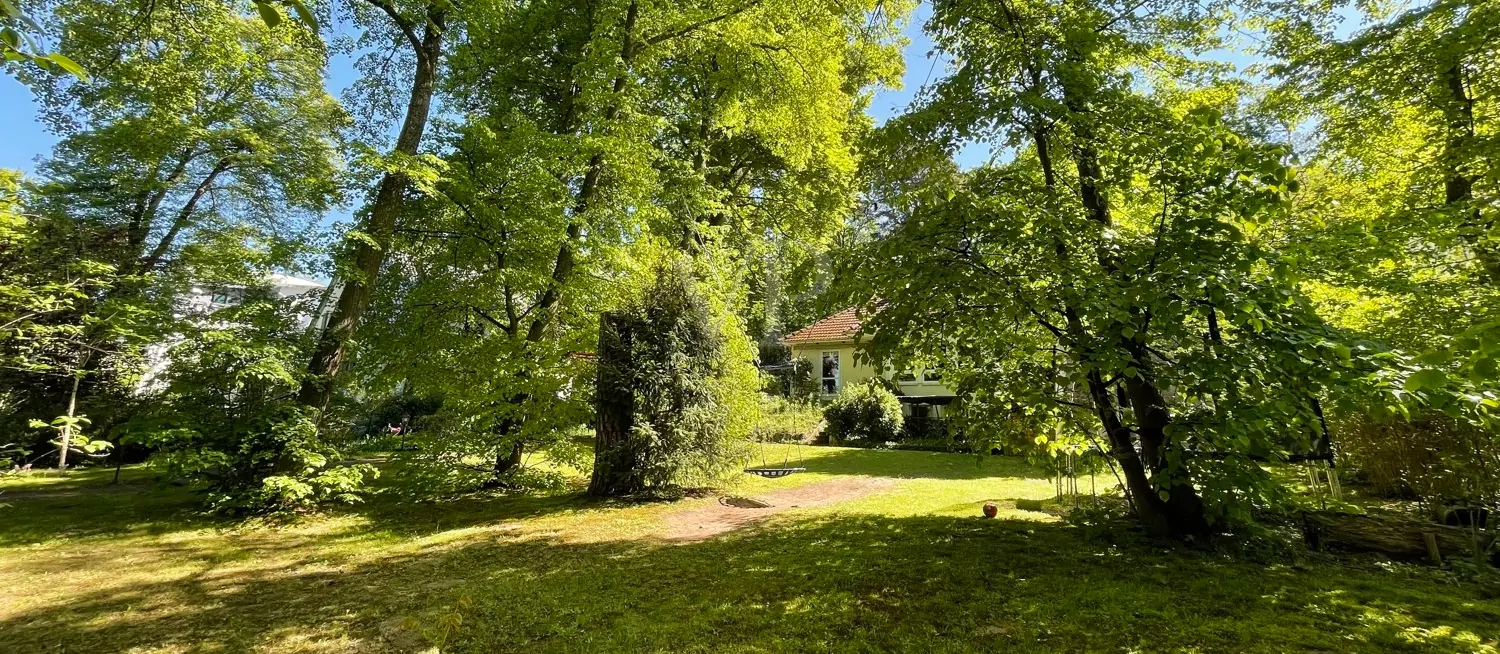 Garten mit Blick zum Haus 1