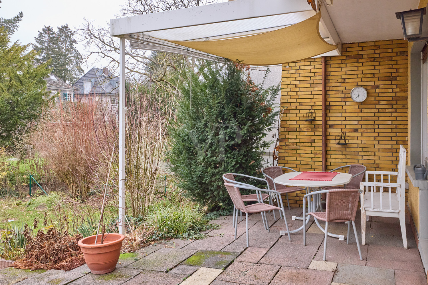 Terrasse mit überdachtem Teil