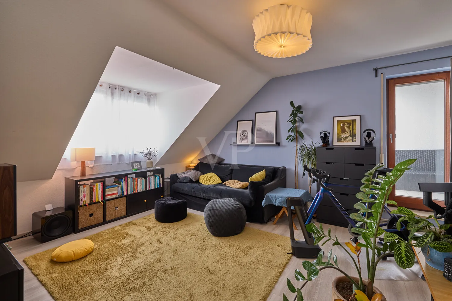 Wohnbereich mit Zugang zur Loggia II