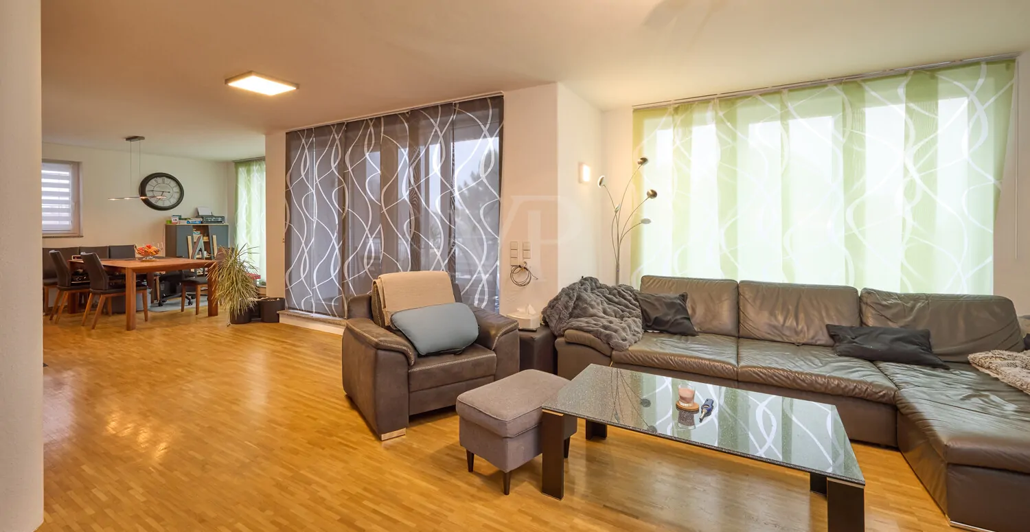 Wohn-/Essbereich mit Zugang zum Westbalkon