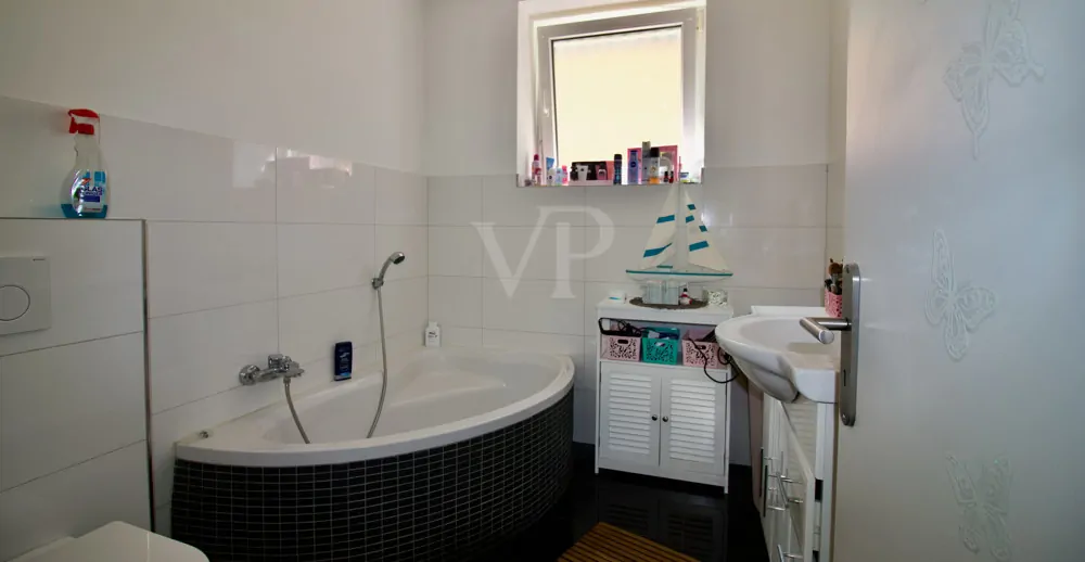 Wannenbad EG Vorderhaus