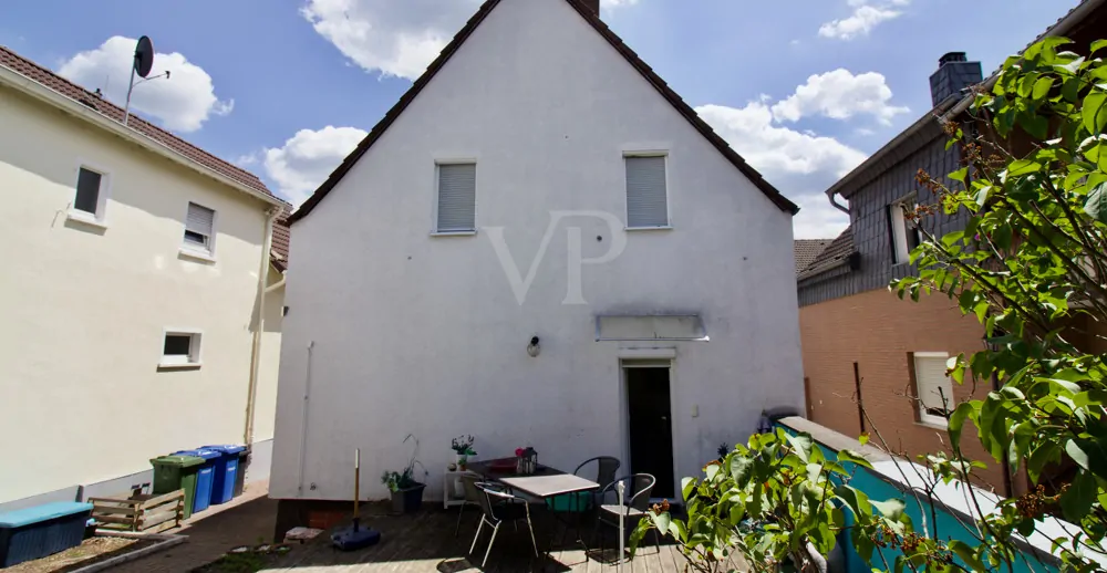 Rückansicht Vorderhaus mit Terrasse