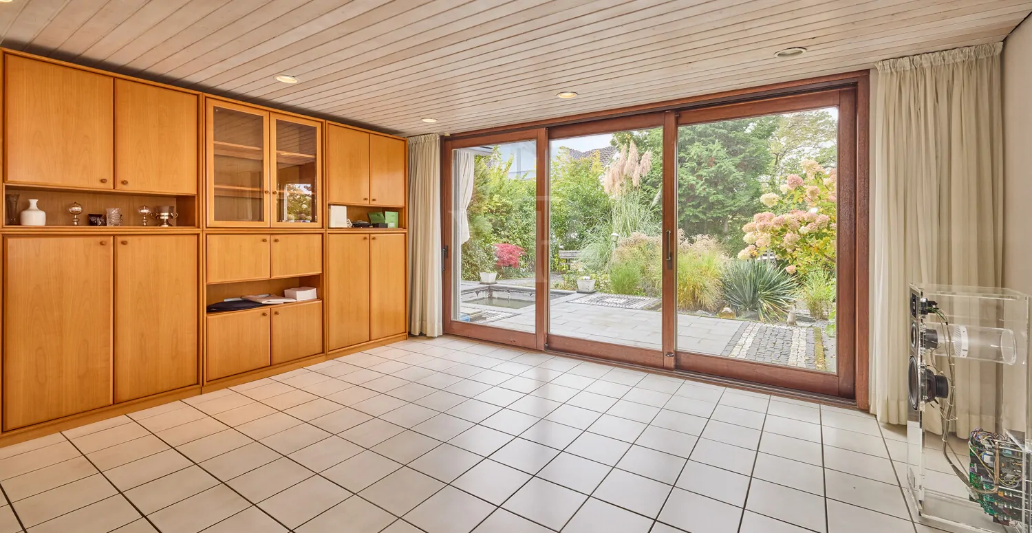 Wohnbereich mit Blick zum Garten EG